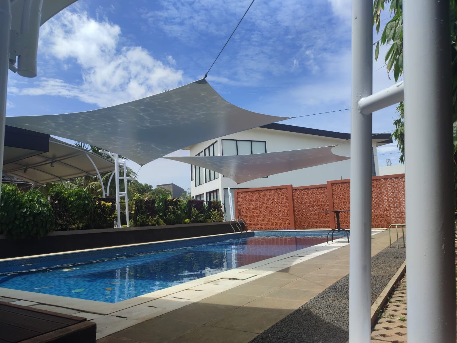 Pemasangan Atap Membran Tanah Tinggi